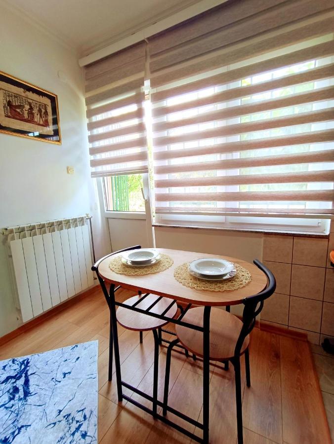 Garden Free Parking Apartment Sarajevo Exterior photo
