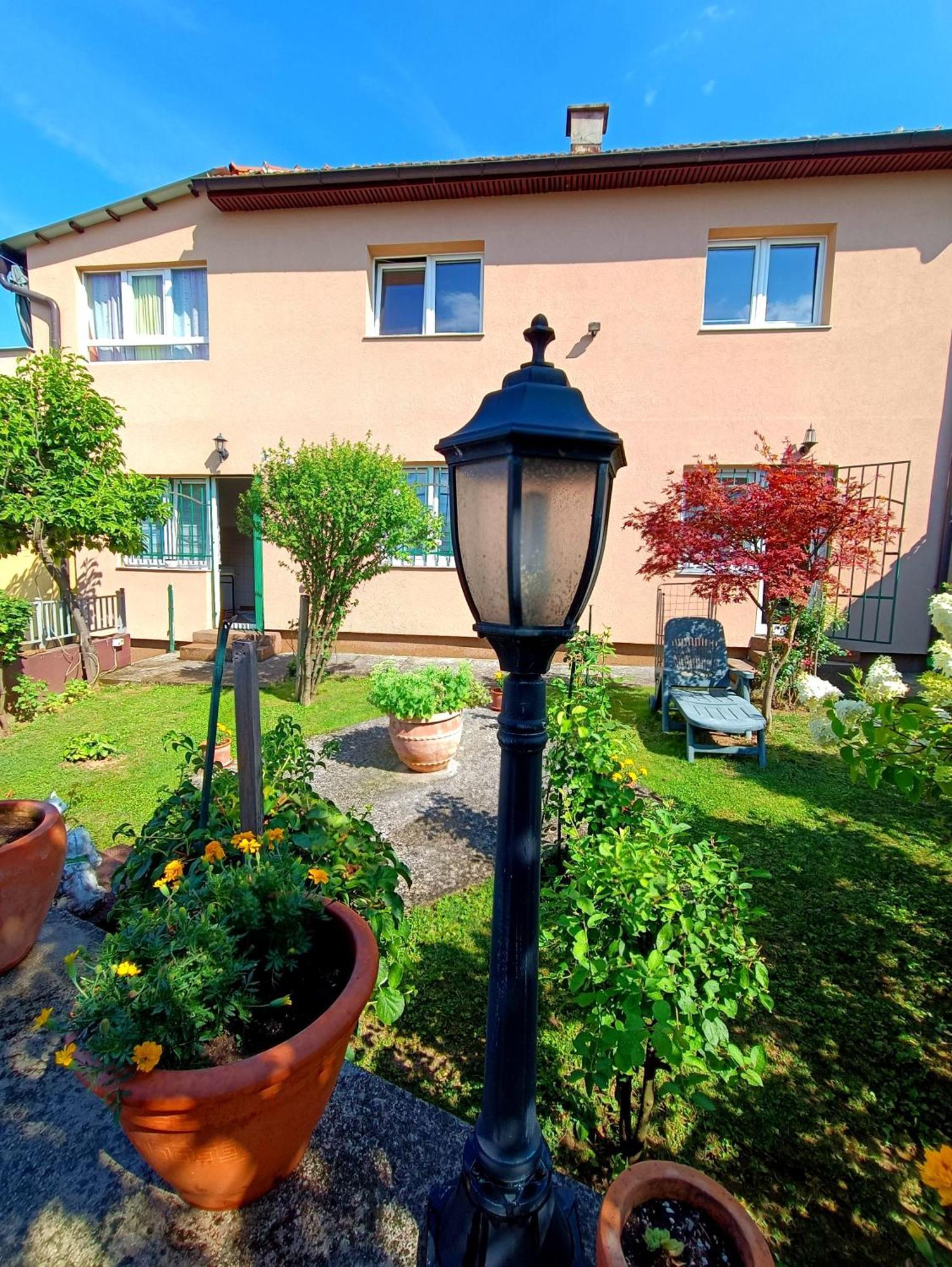 Garden Free Parking Apartment Sarajevo Room photo