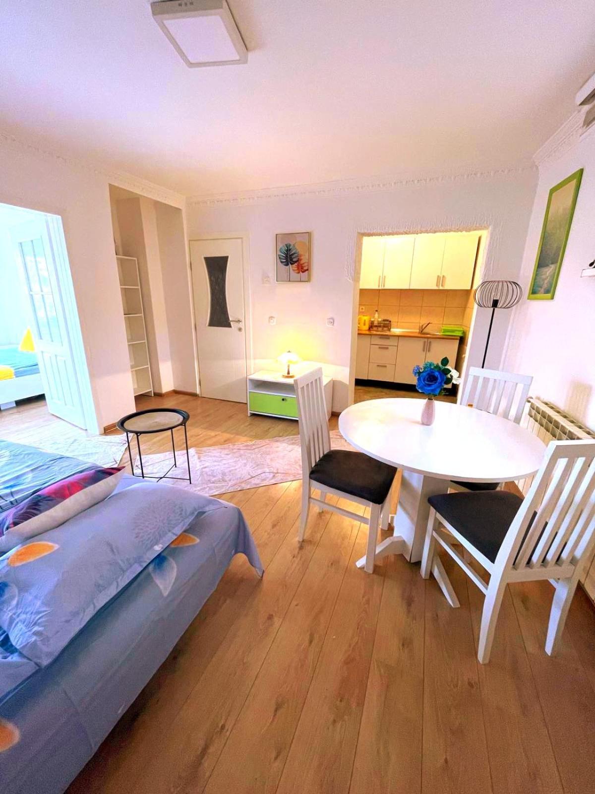 Garden Free Parking Apartment Sarajevo Room photo