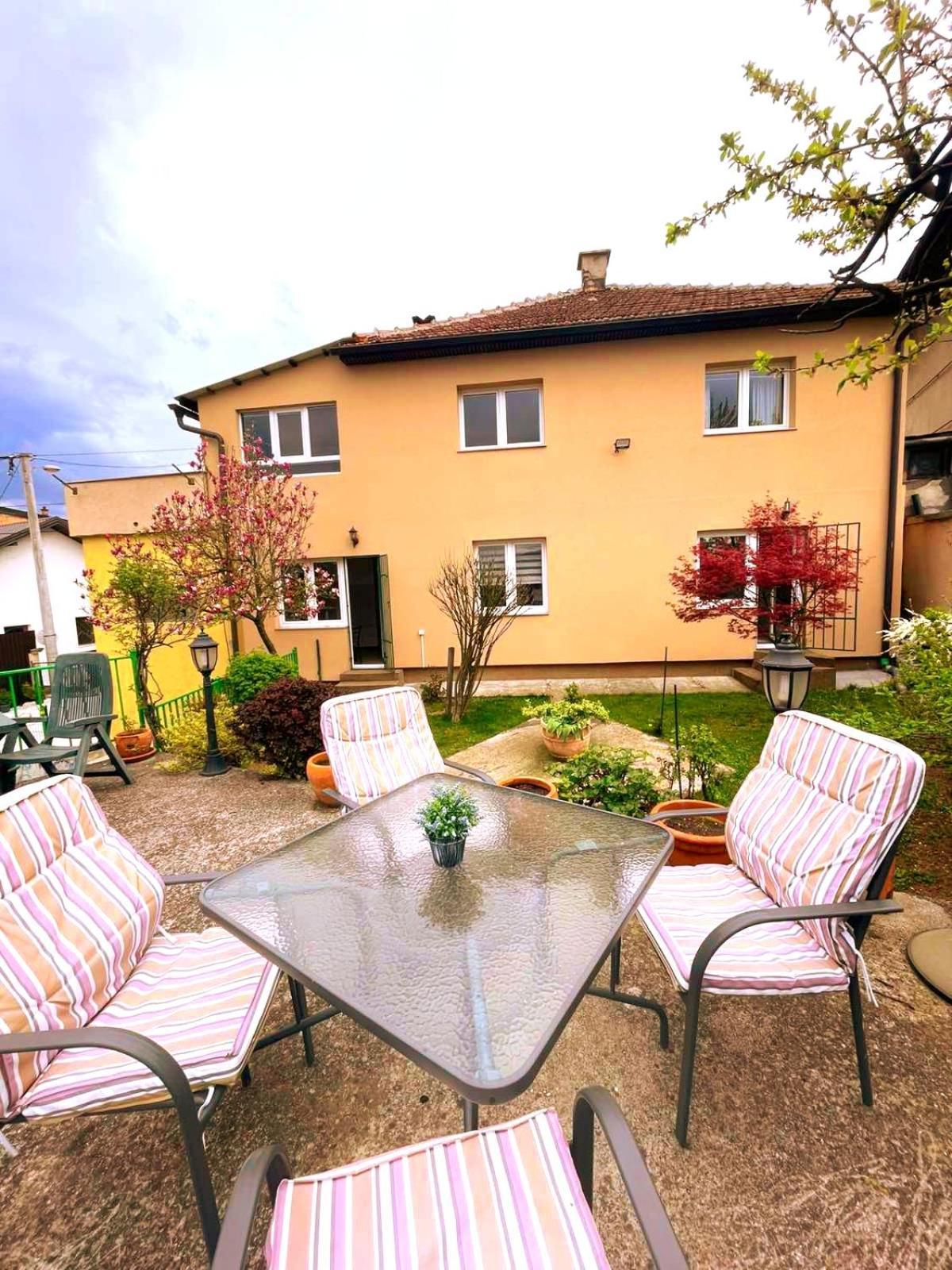 Garden Free Parking Apartment Sarajevo Exterior photo